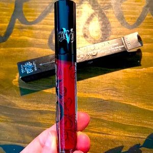 KVD Beauty Vinyl Lip Cream in Hollyhock